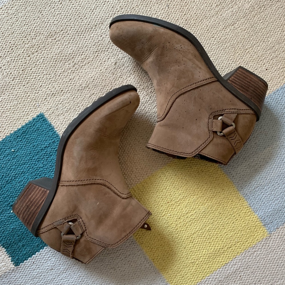 Brown Teva booties, light/moderate wear 8.5